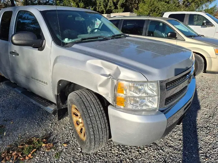 Chevrolet Silverado 1500 2010 photo 3