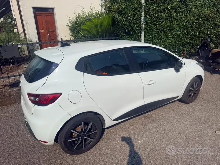 Renault Clio 2017 photo 3