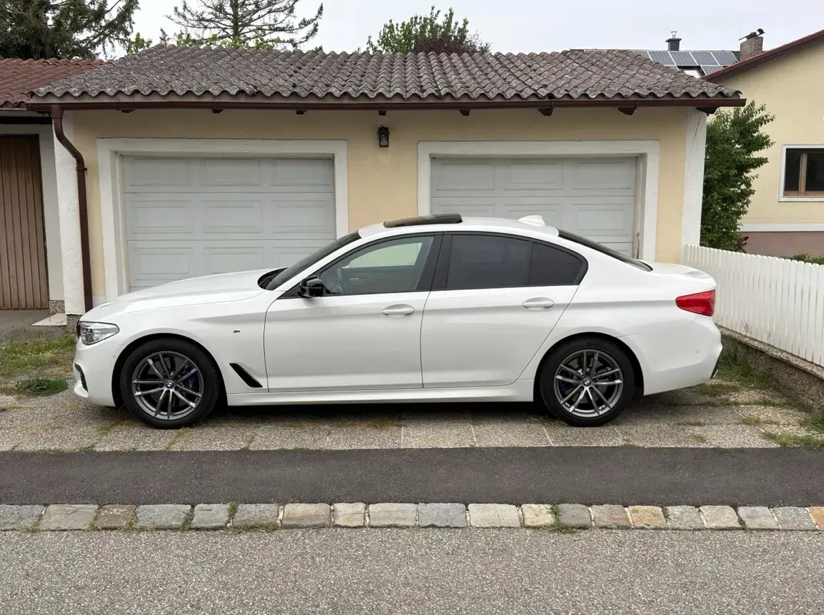 BMW 5 Series 2019 photo 2