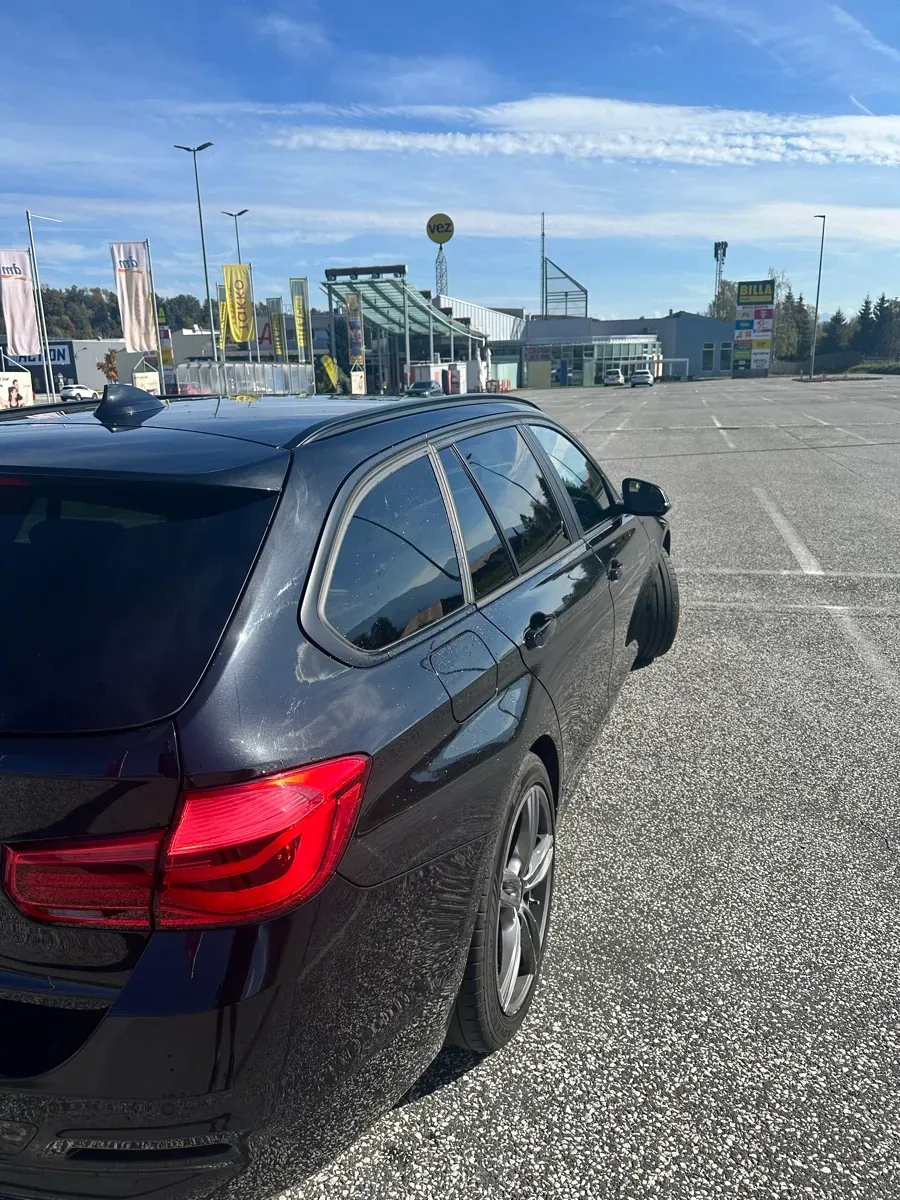 BMW 3 Series 2019 photo 3