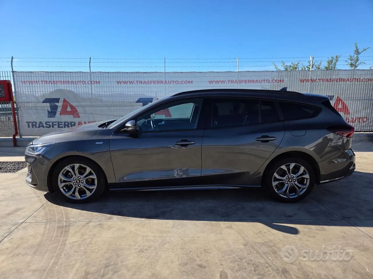 Ford Focus 2023 photo 2