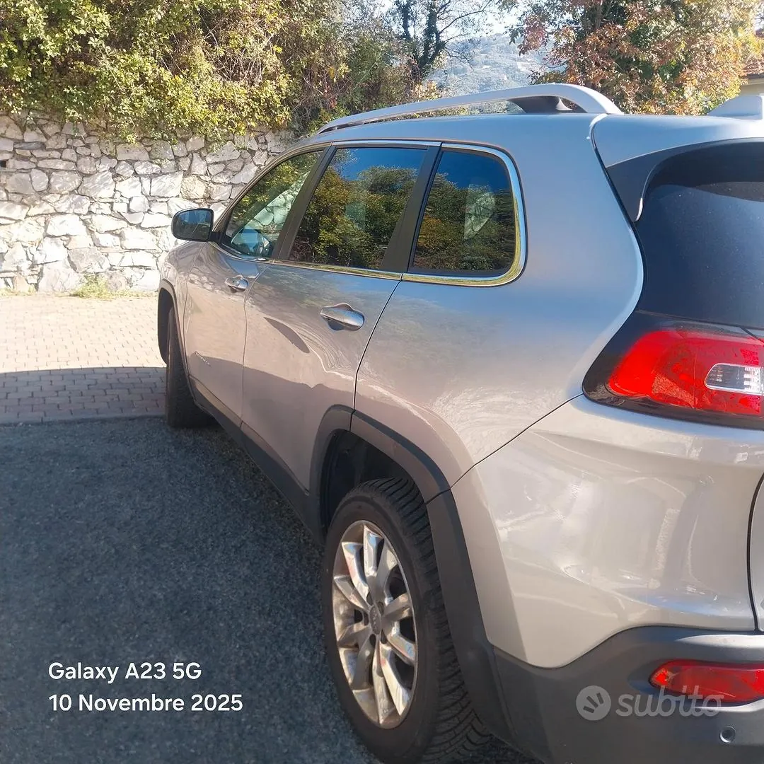 Jeep Cherokee 2014 photo 2