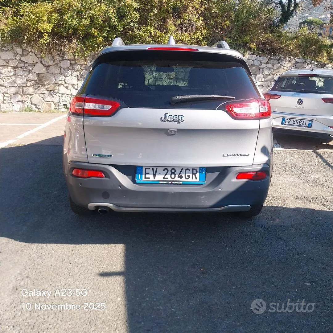Jeep Cherokee 2014 photo 3