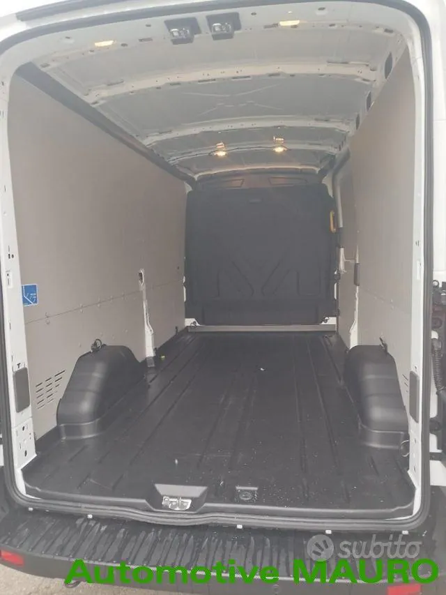 Ford Transit 2025 photo 4