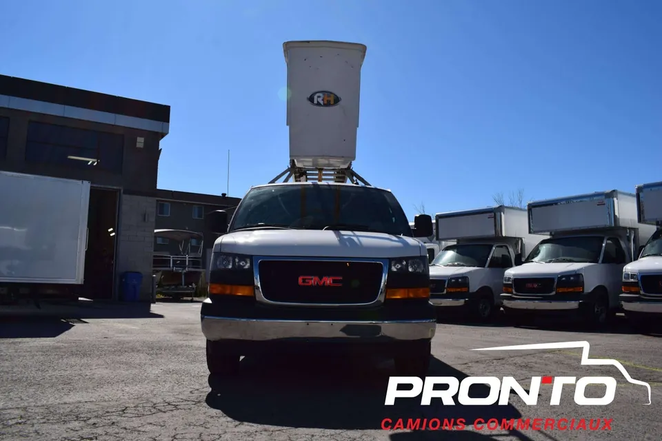 GMC Savana 2021 photo 4