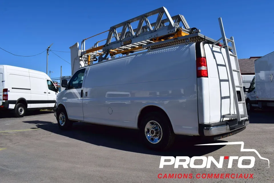 GMC Savana 2021 photo 3
