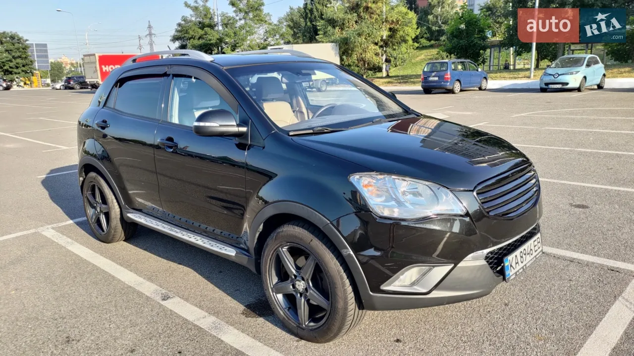 KG Mobility Korando 2012 photo 2