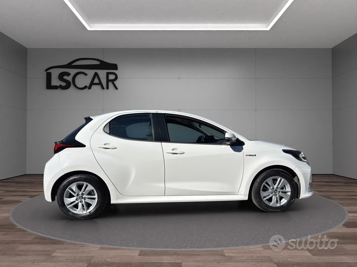 Toyota Yaris Hybrid 2020 photo 2