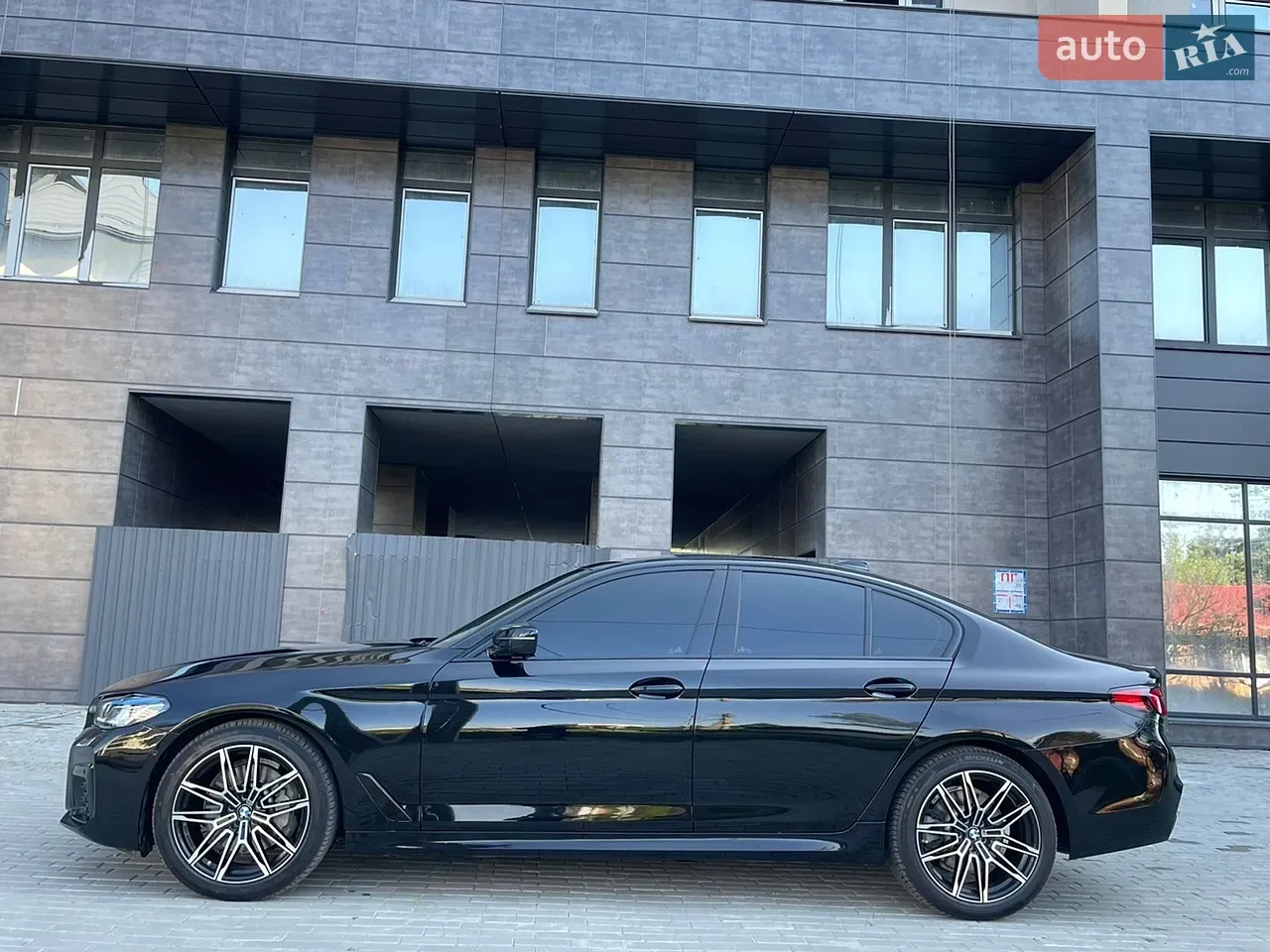BMW 5 Series 2017 photo 4