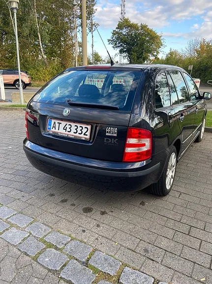 Skoda Fabia 2007 photo 2