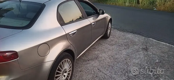 Alfa Romeo 159 2007 photo 2