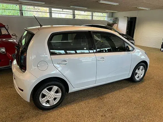 Volkswagen Up 2018 photo 5