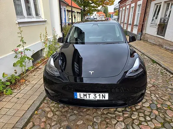 Tesla Model Y 2021 photo 2