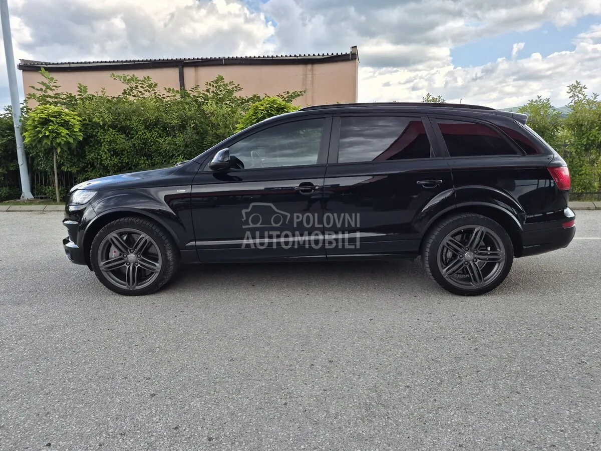 Audi Q7 2011 photo 2