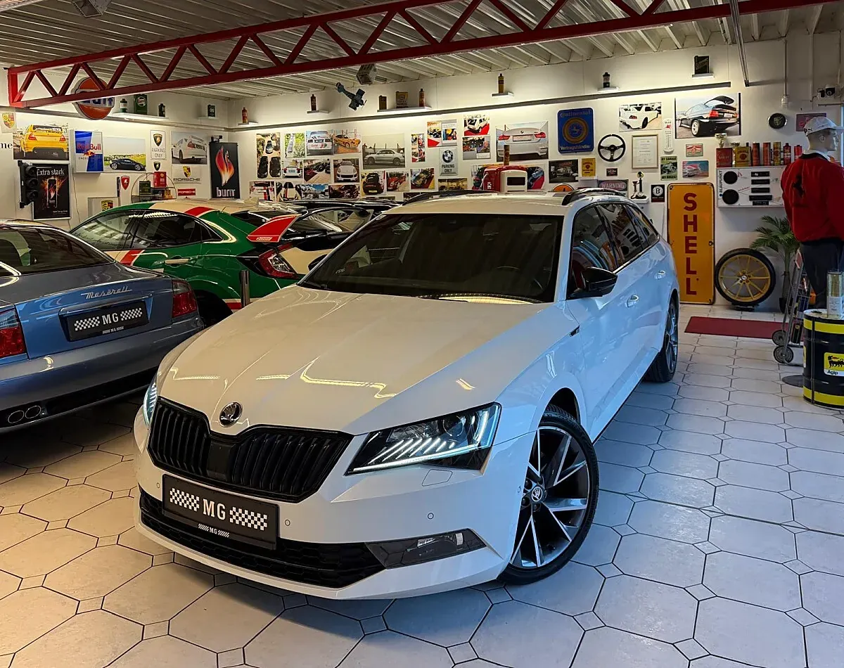 Skoda Superb 2018 photo 2