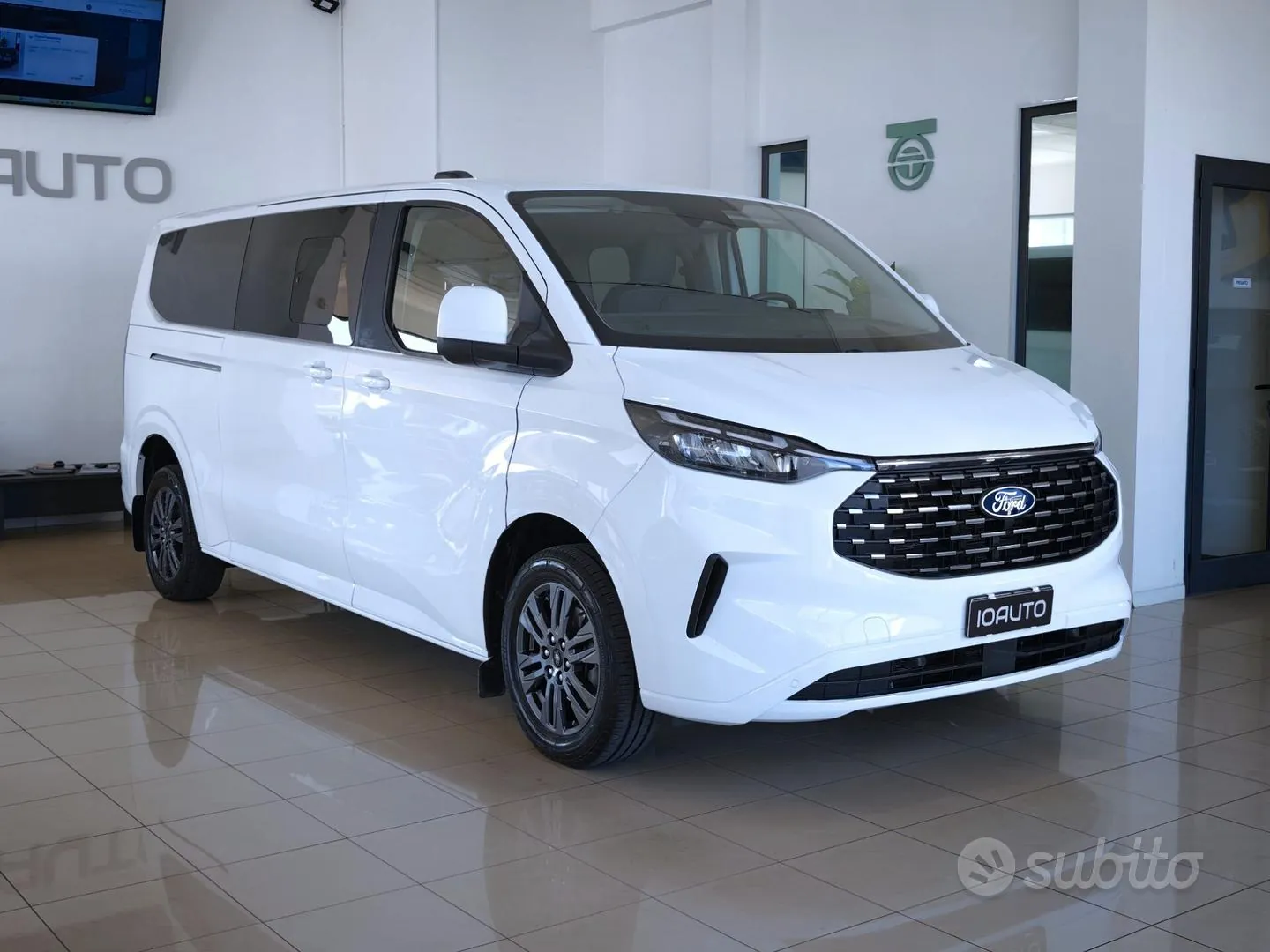 Ford Tourneo Custom 2024 photo 3