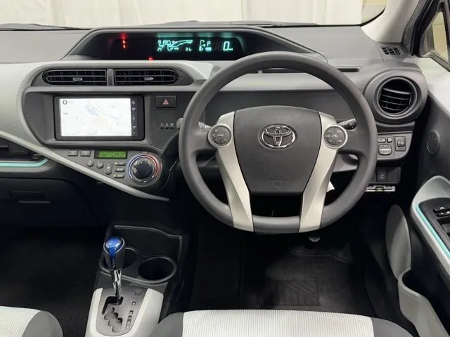 Toyota Aqua S 2012 photo 4