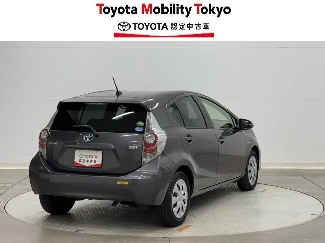 Toyota Aqua S 2012 photo 2
