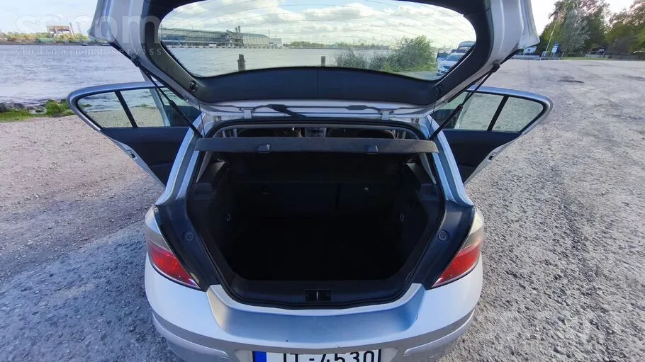 Opel Astra 2012 photo 5