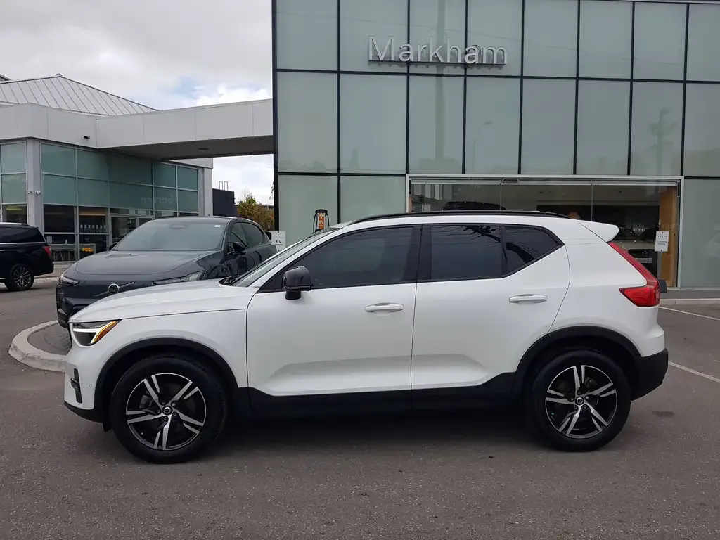 Volvo Xc40 2023 photo 2