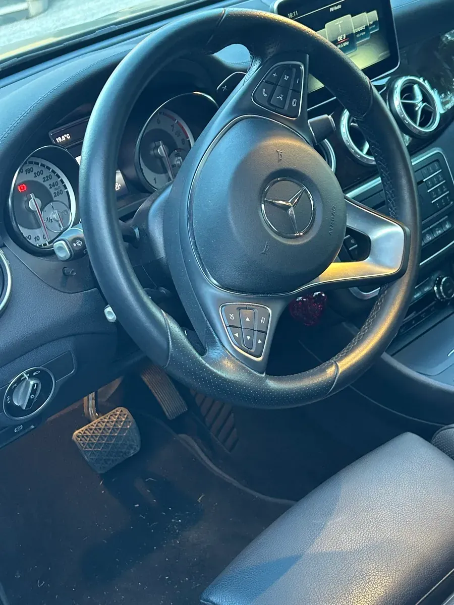 Mercedes-Benz Gla Class 2016 photo 3