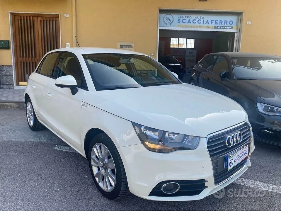 Audi A1 2014 photo 2