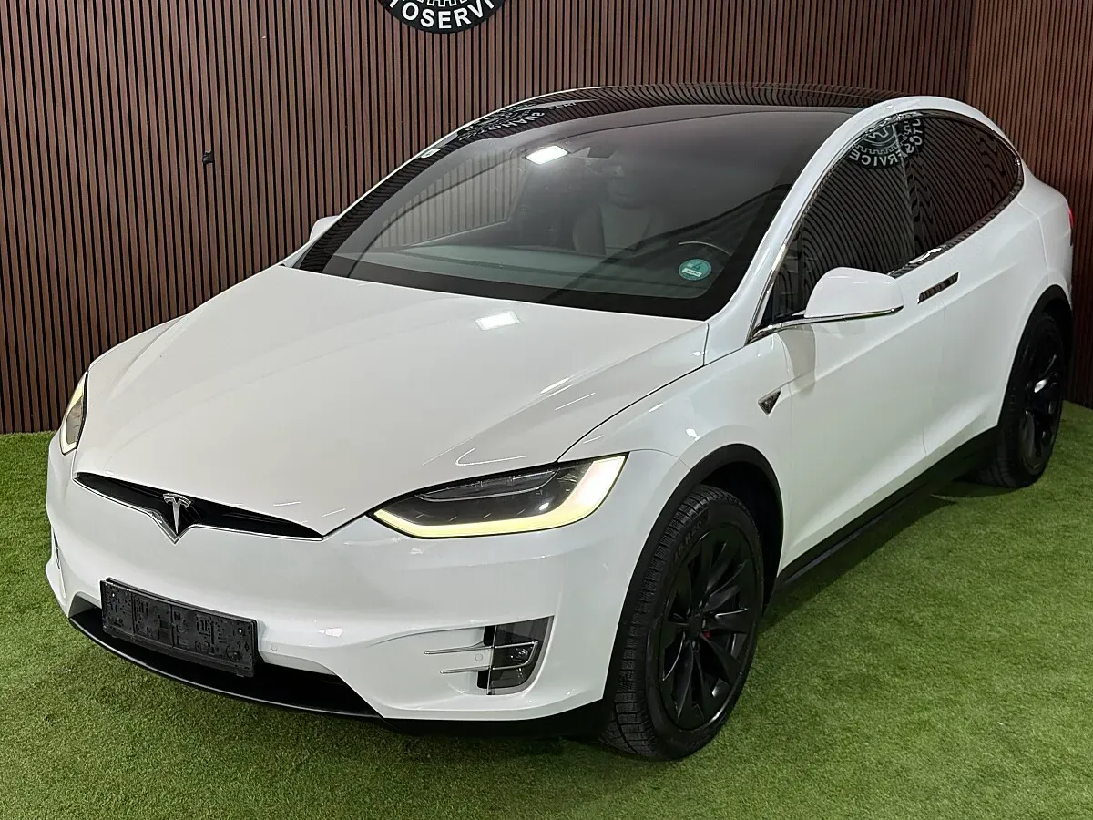 Tesla Model X 2016 photo 3