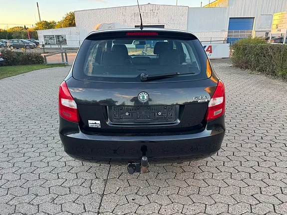 Skoda Fabia 2008 photo 5
