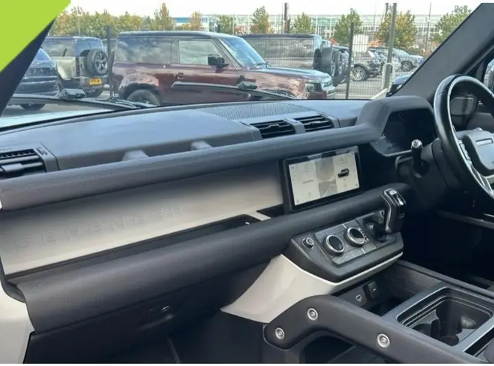 Land Rover Defender 110 2020 photo 2