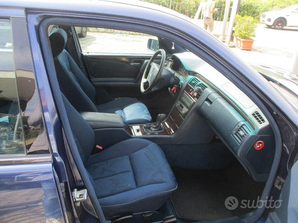 Mercedes-Benz E 250 1996 photo 5