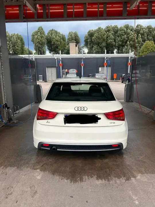 Audi A1 2011 photo 3