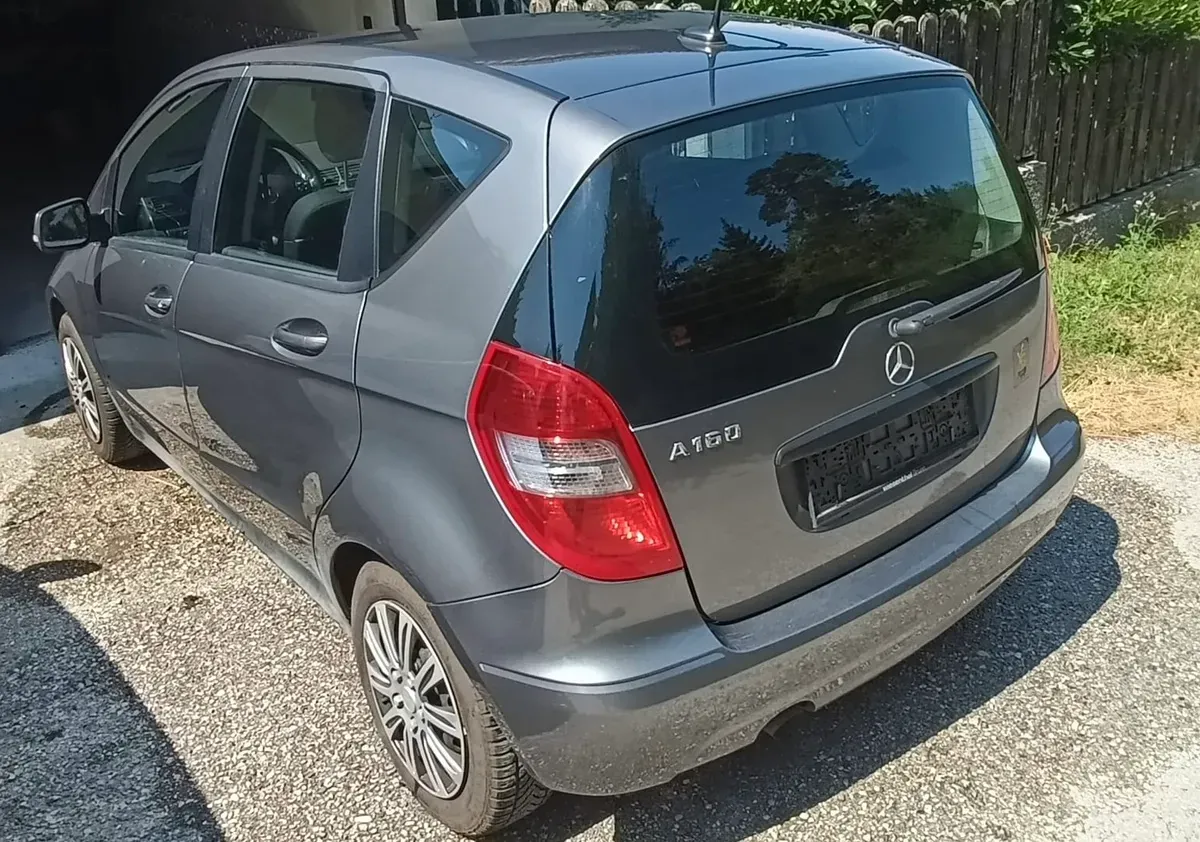 Mercedes-Benz A-Class 2012 photo 2