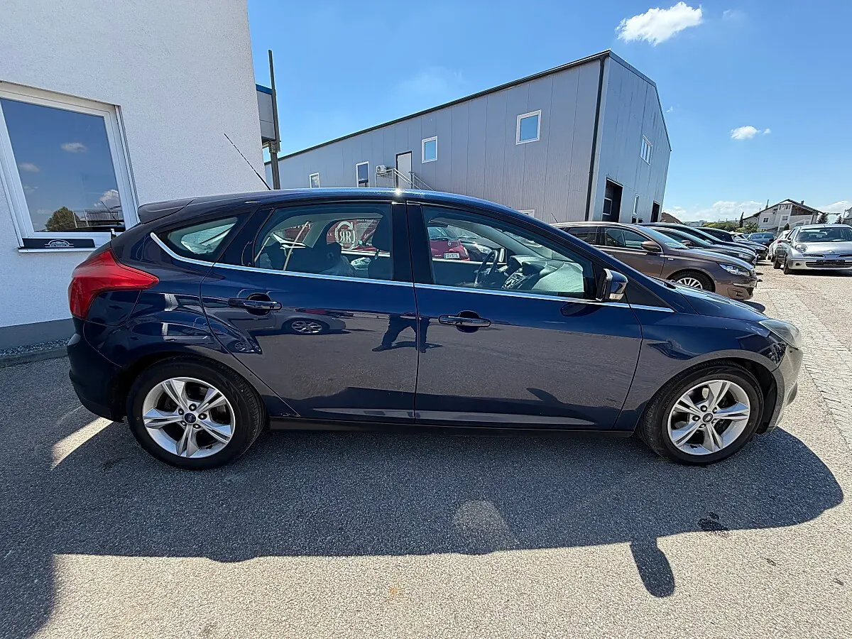 Ford Focus 2011 photo 3