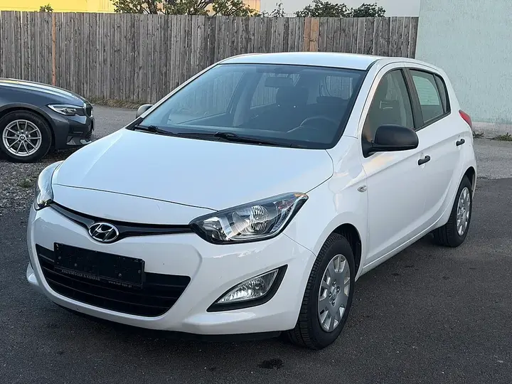 Hyundai I20 2015 photo 2