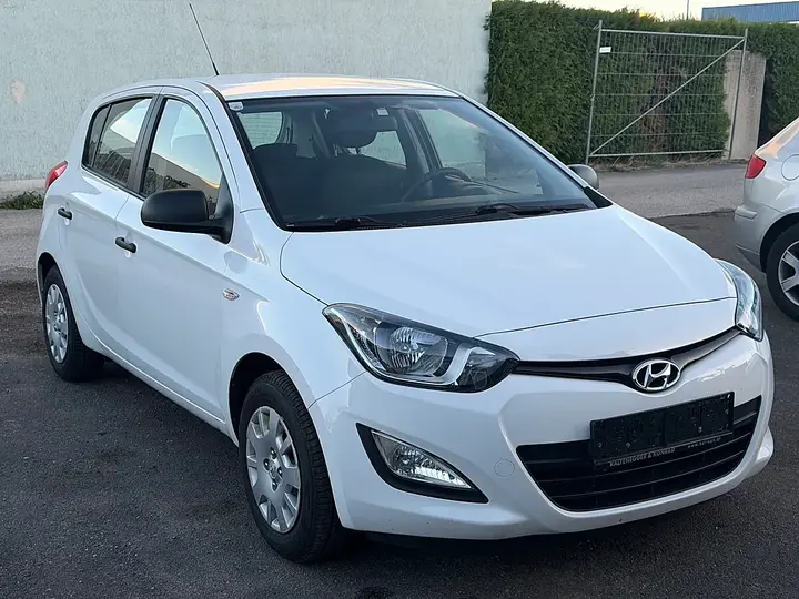 Hyundai I20 2015 photo 3