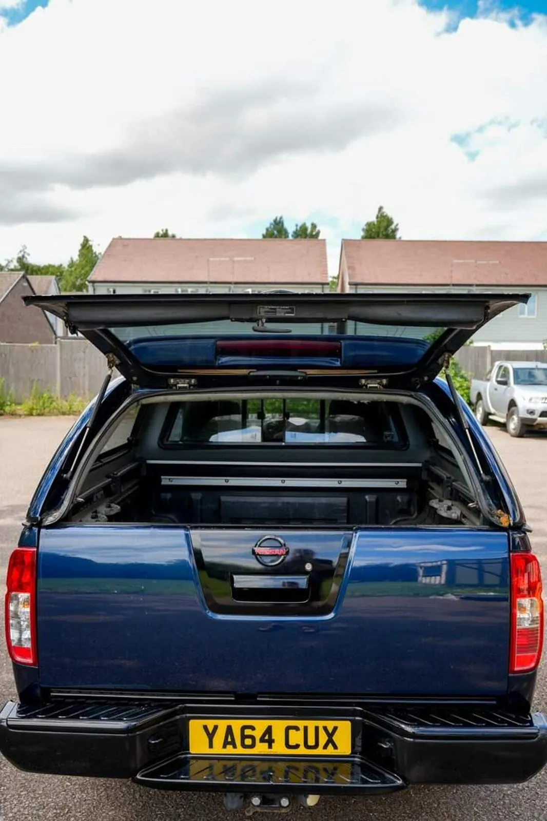 Nissan Navara 2014 photo 5