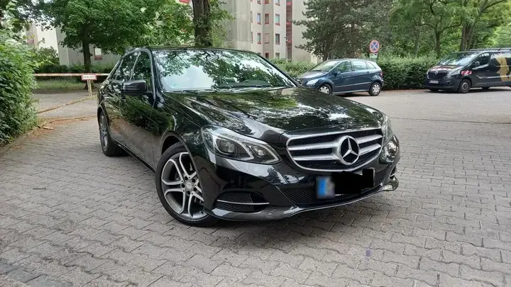 Mercedes-Benz E200