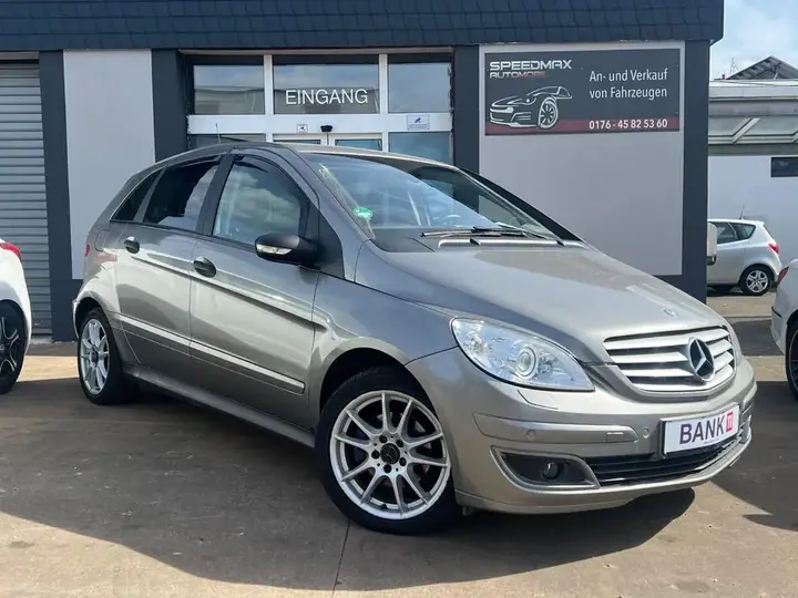 Mercedes-Benz B 200
