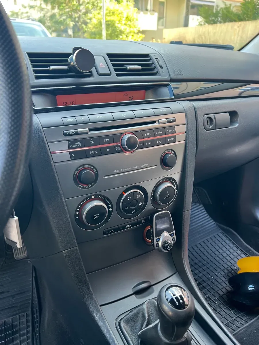 Mazda Mazda3 2007 photo 3