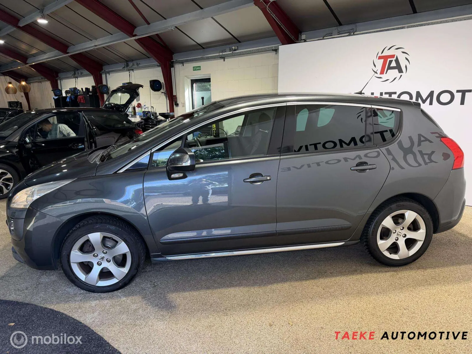 Peugeot 3008 2010 photo 2