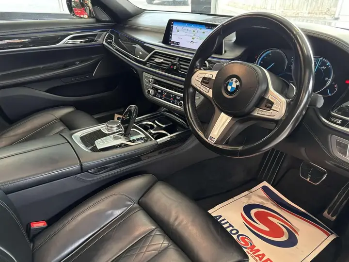 BMW 7 Series 2018 photo 3