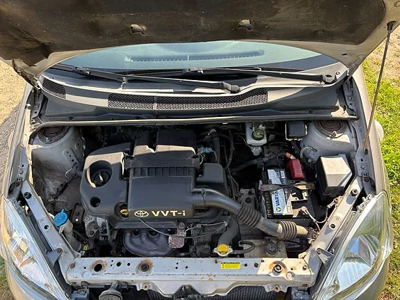 Toyota Yaris 2004 photo 4