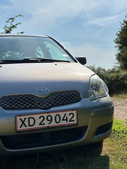 Toyota Yaris 2004 photo 3