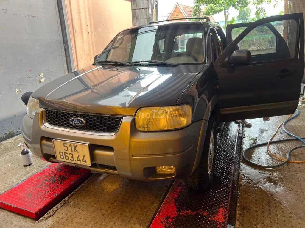 Ford Escape 2003 photo 2