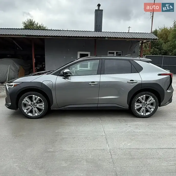 Subaru Solterra 2022 photo 4