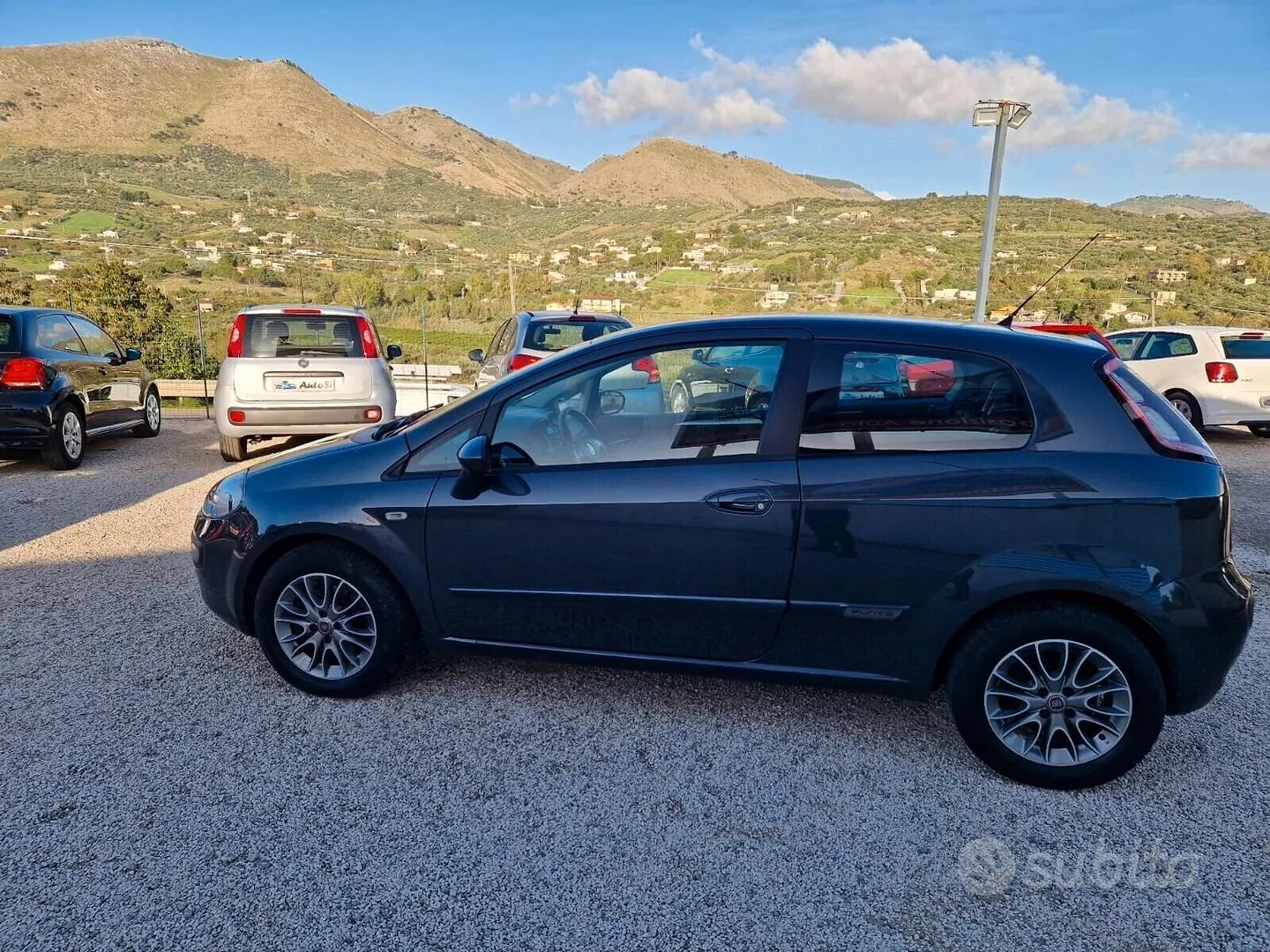 Fiat Punto Evo 2011 photo 2