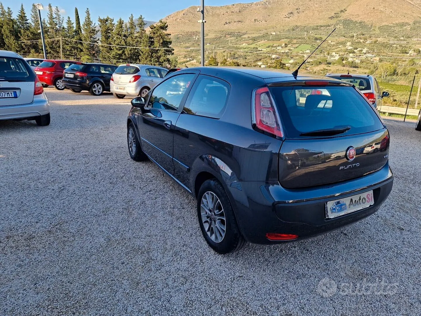 Fiat Punto Evo 2011 photo 3