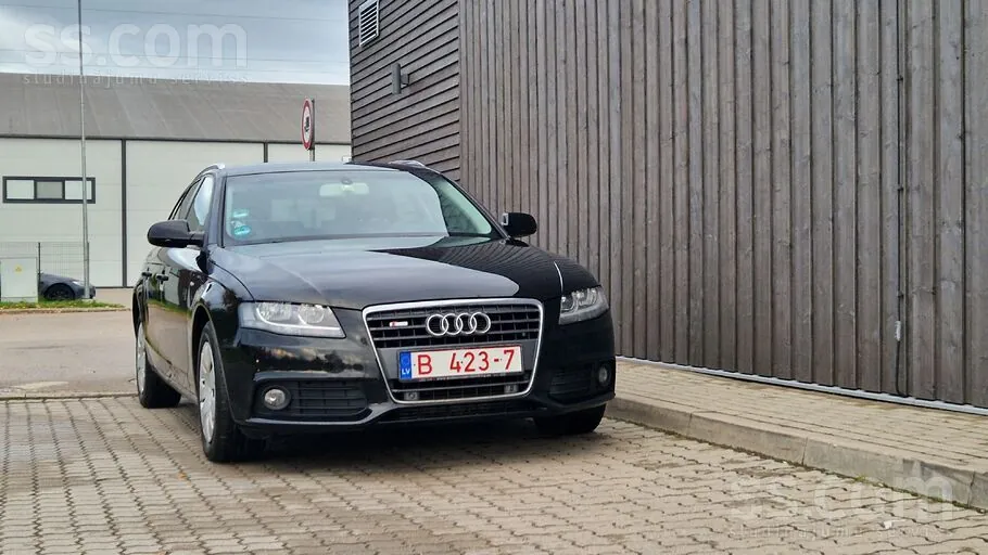 Audi A4 2010 photo 4