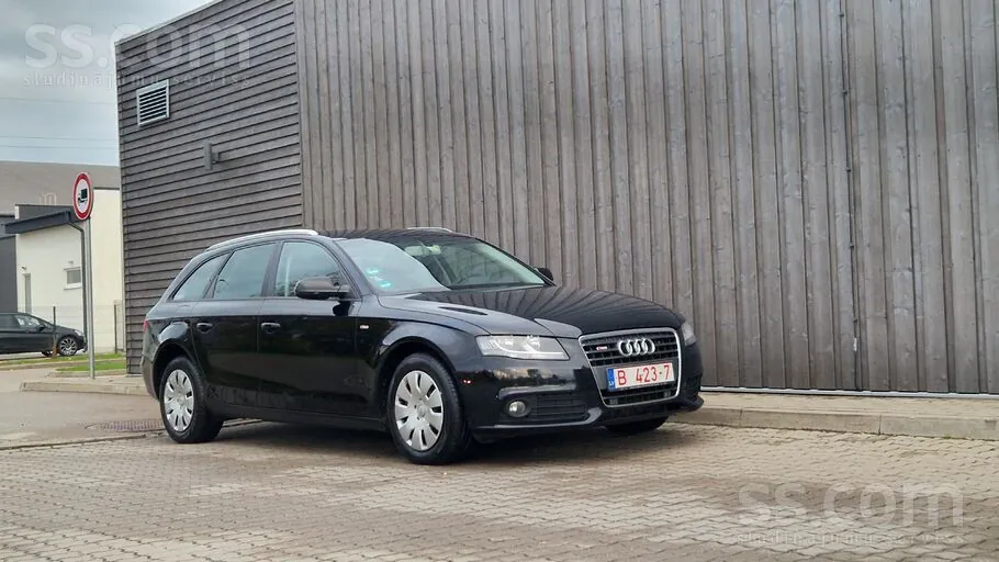 Audi A4 2010 photo 2