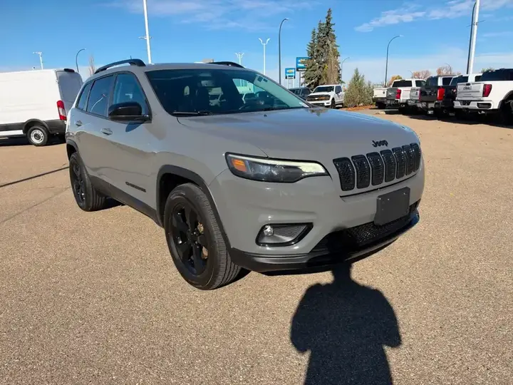 Jeep Cherokee 2022 photo 3